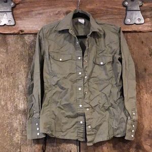 Women’s Carhartt pearl snap button up